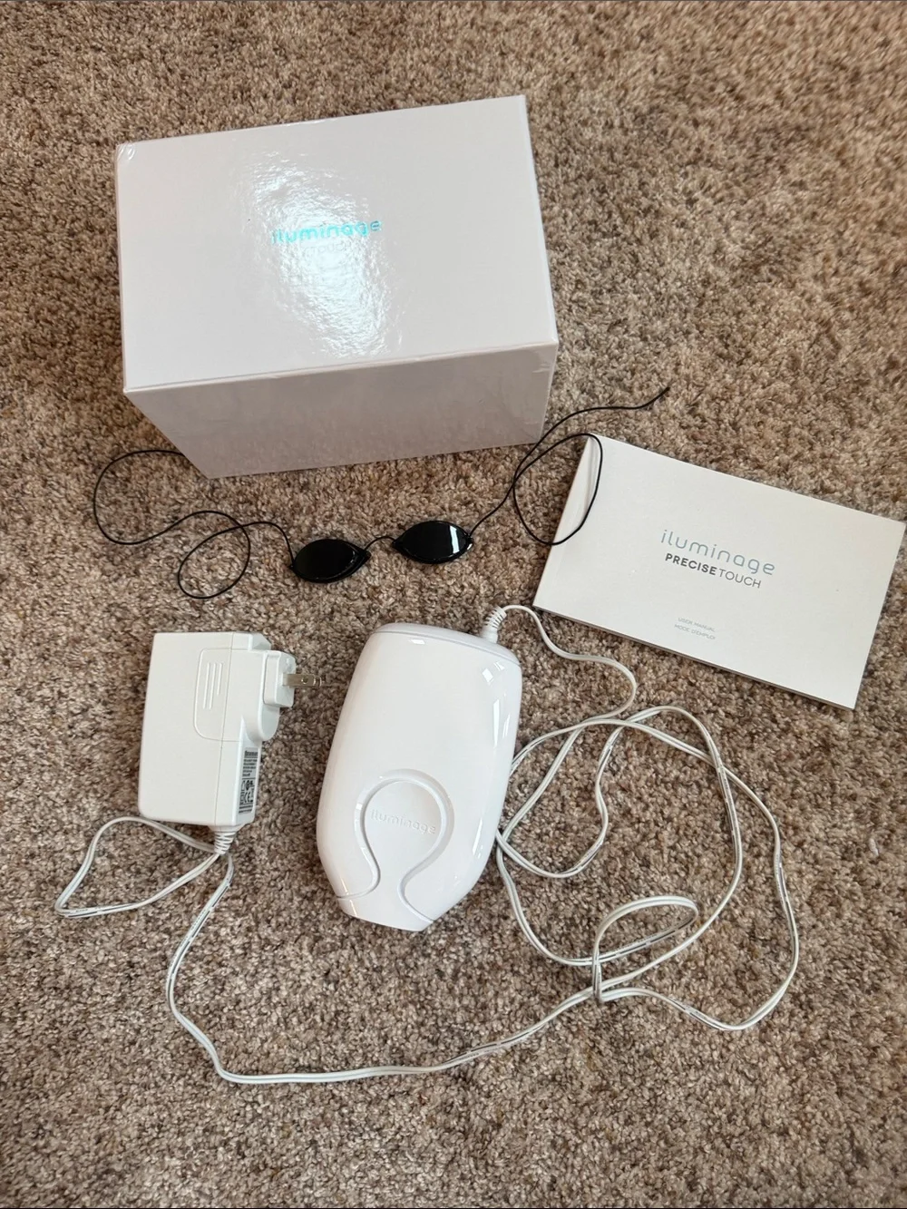 Iluminage PreciseTouch White Handheld Hair Removal Device